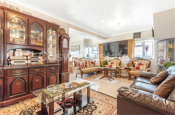 Fairmead Crescent, Edgware